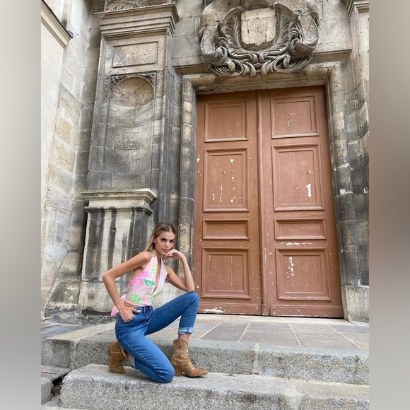 FLORAL HALTER TOP (WEEKEND SALE) - Picture 4 of 4